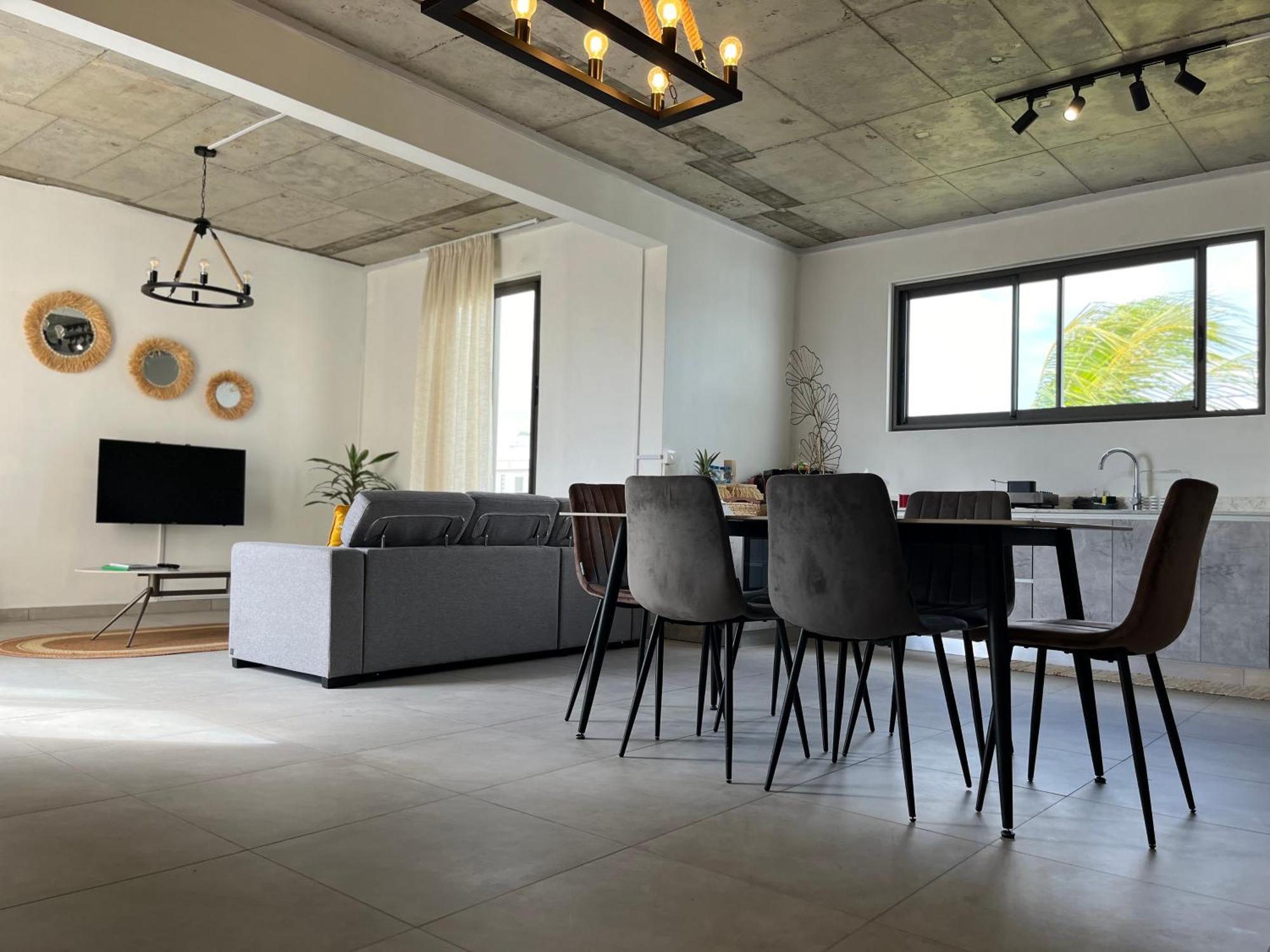 Cosy 2 Bedrooms Apts In Pereybere -Seasons Break Apartment Pereybere Beach Εξωτερικό φωτογραφία