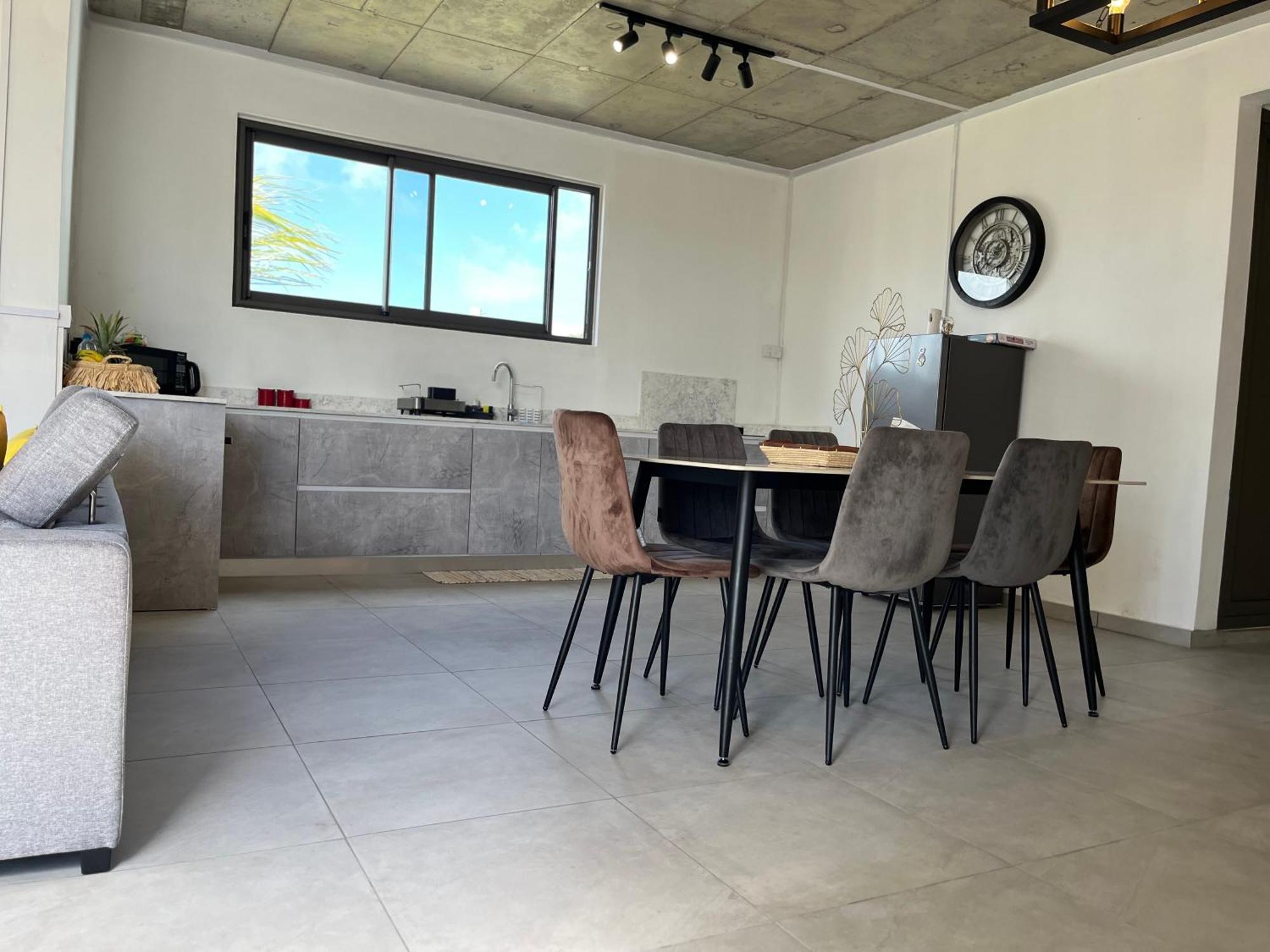 Cosy 2 Bedrooms Apts In Pereybere -Seasons Break Apartment Pereybere Beach Εξωτερικό φωτογραφία